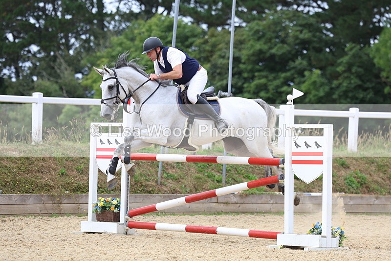 3E7A6409 - Class 8: Senior Newcomers/1.10m open