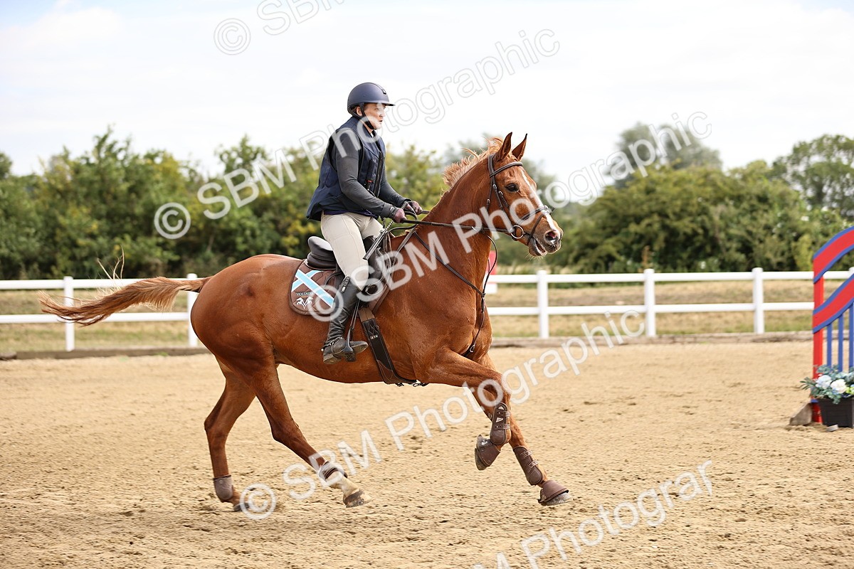SBM_009588 - Class 8 - Senior Newcomers - 1.10  Open