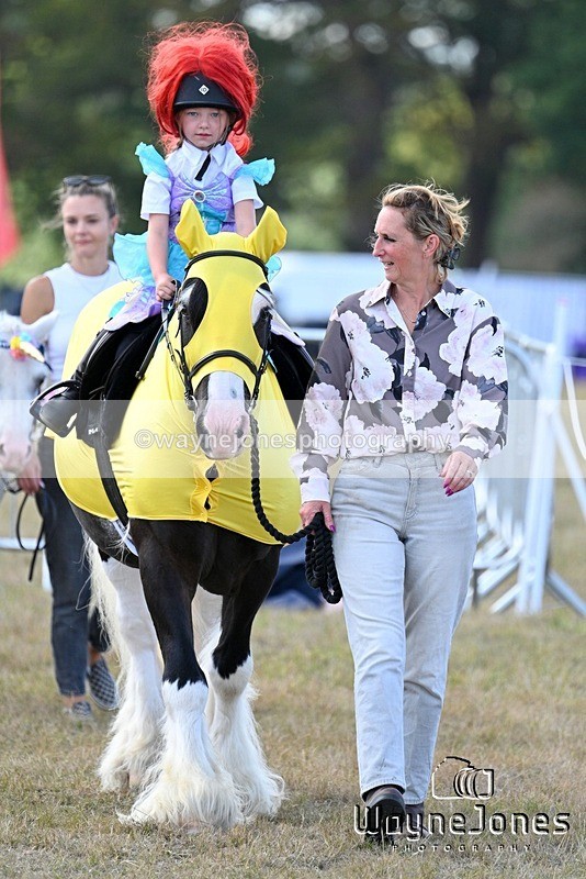 WJ7_0030 - Kellie and Nancy at Swallowfield 31-08-26