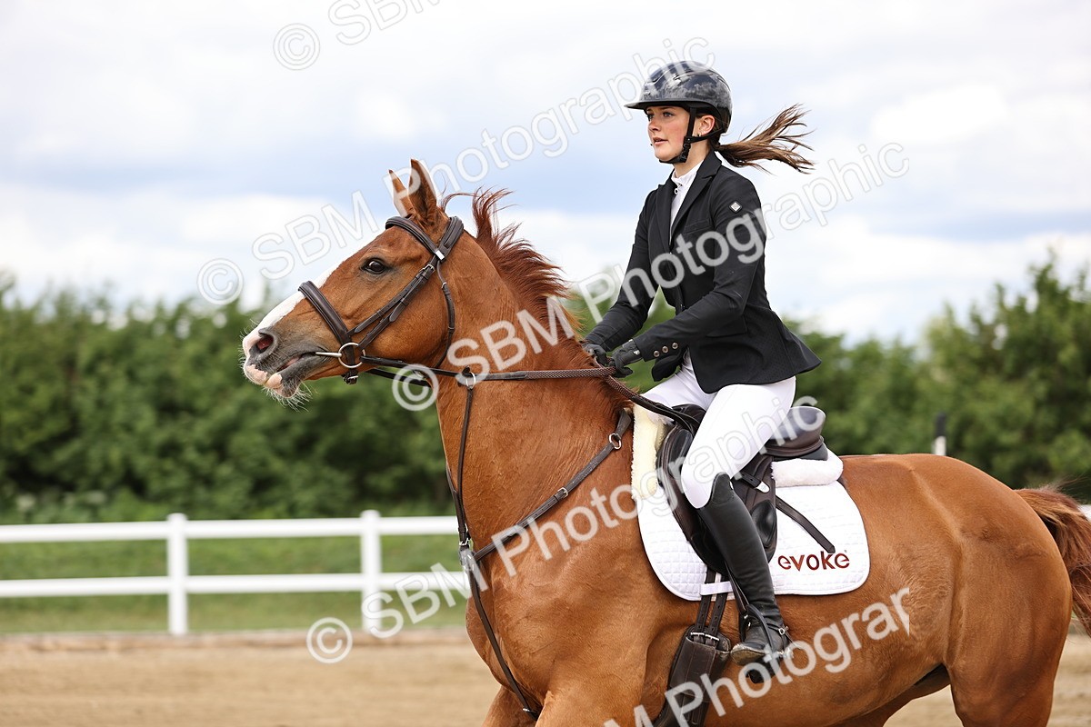 SBM_003057 - Class 11 - Senior Newcomers - 1.10m