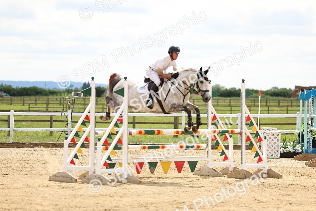 SBM_005375 - Class 18 - Senior 1.05m Open