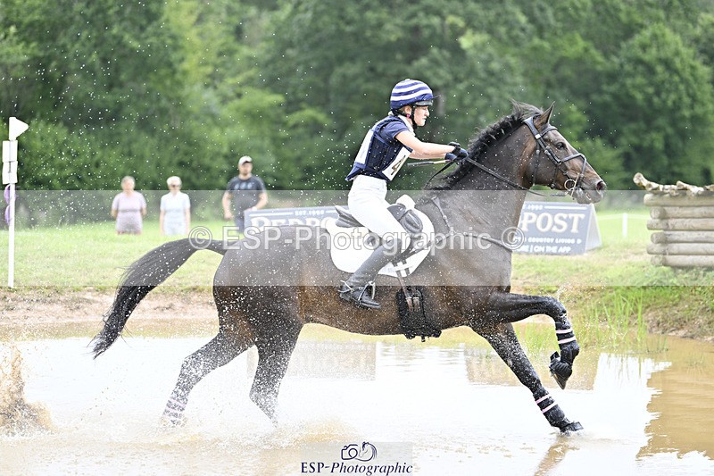 240804-124831-13828 - 454-Bella_Stevens-TOTALLY_WORTH_IT