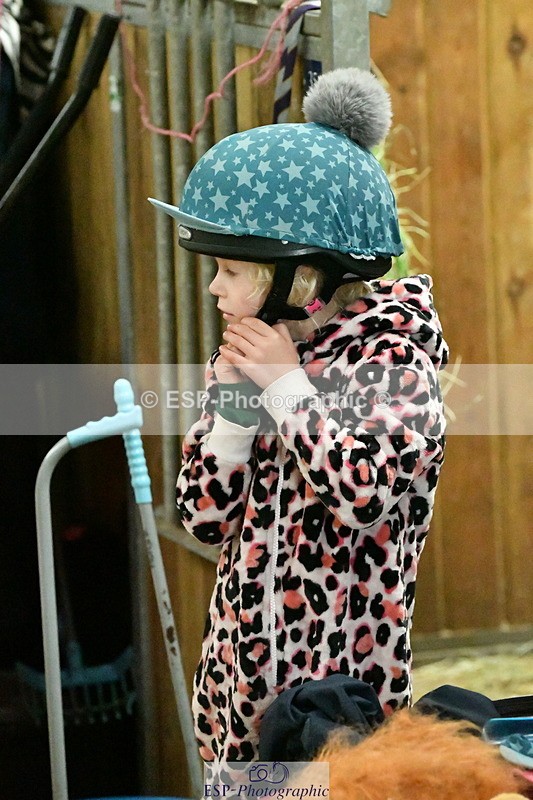 230804A-100049-01542 - Stable Shots