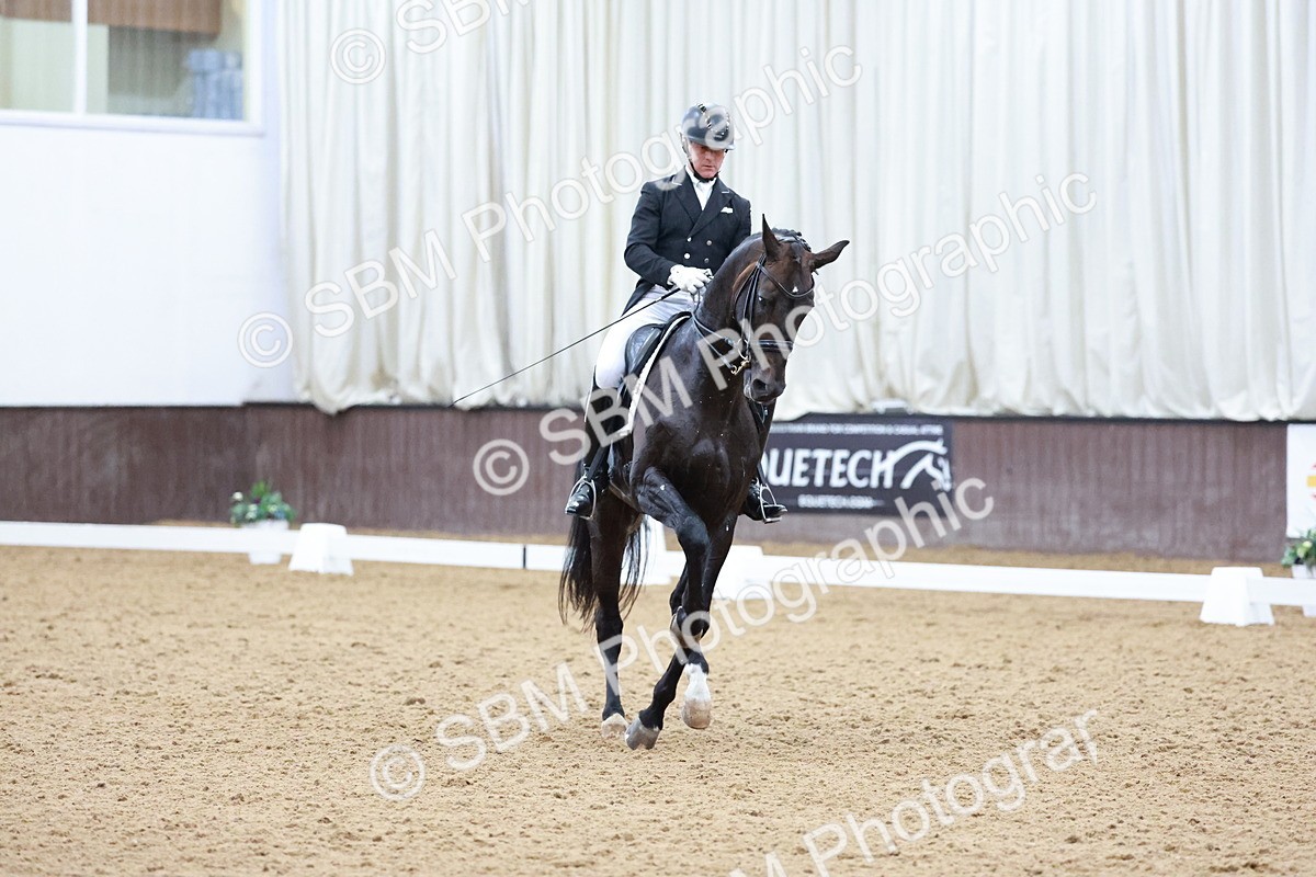 SBM_021470 - Class 14 - FEI Grand Prix - 17.40-18.34