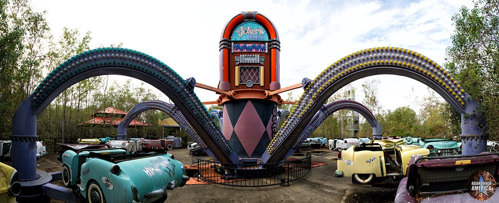 Abandoned Six Flags (New Orleans, LA) | Jokers Jukebox Pano - Six Flags New Orleans