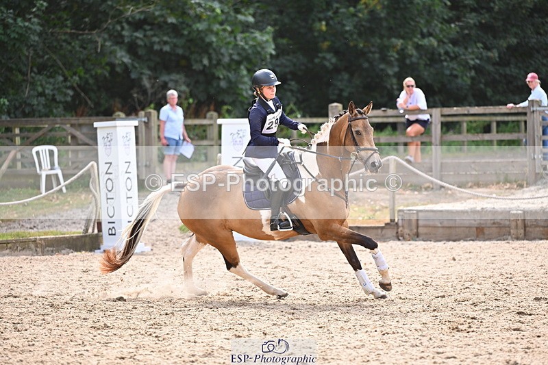 250802A-160240-06556 - F-291-Maisie.Atkinson-RAINSTOWN.JONNY