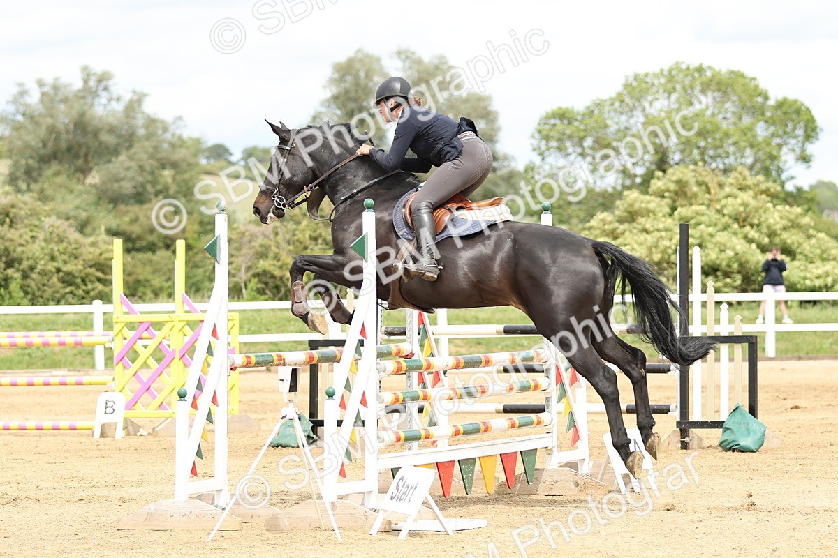 SBM_001034 - Class 4 - Senior Newcomers - 1.10m