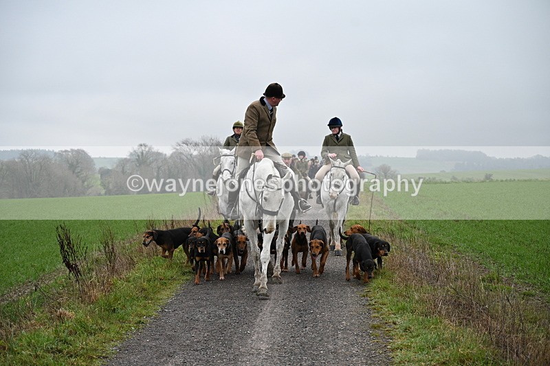 WJ7_9753 - Walk out..