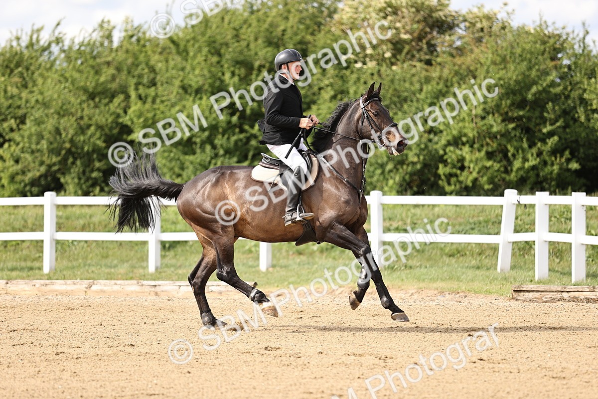 SBM_003583 - Class 13 - Senior Foxhunter - 1.20m