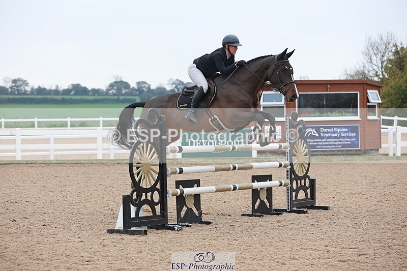 241101A-114902-01510 - FRI Cls 5 Newcomers and 1.10m Open