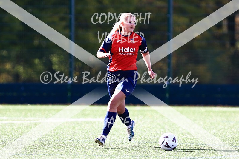 1DX30370 - 2025-10-05 FC Abbey Meads Ladies V Purton  Kingsdown FC Ladies