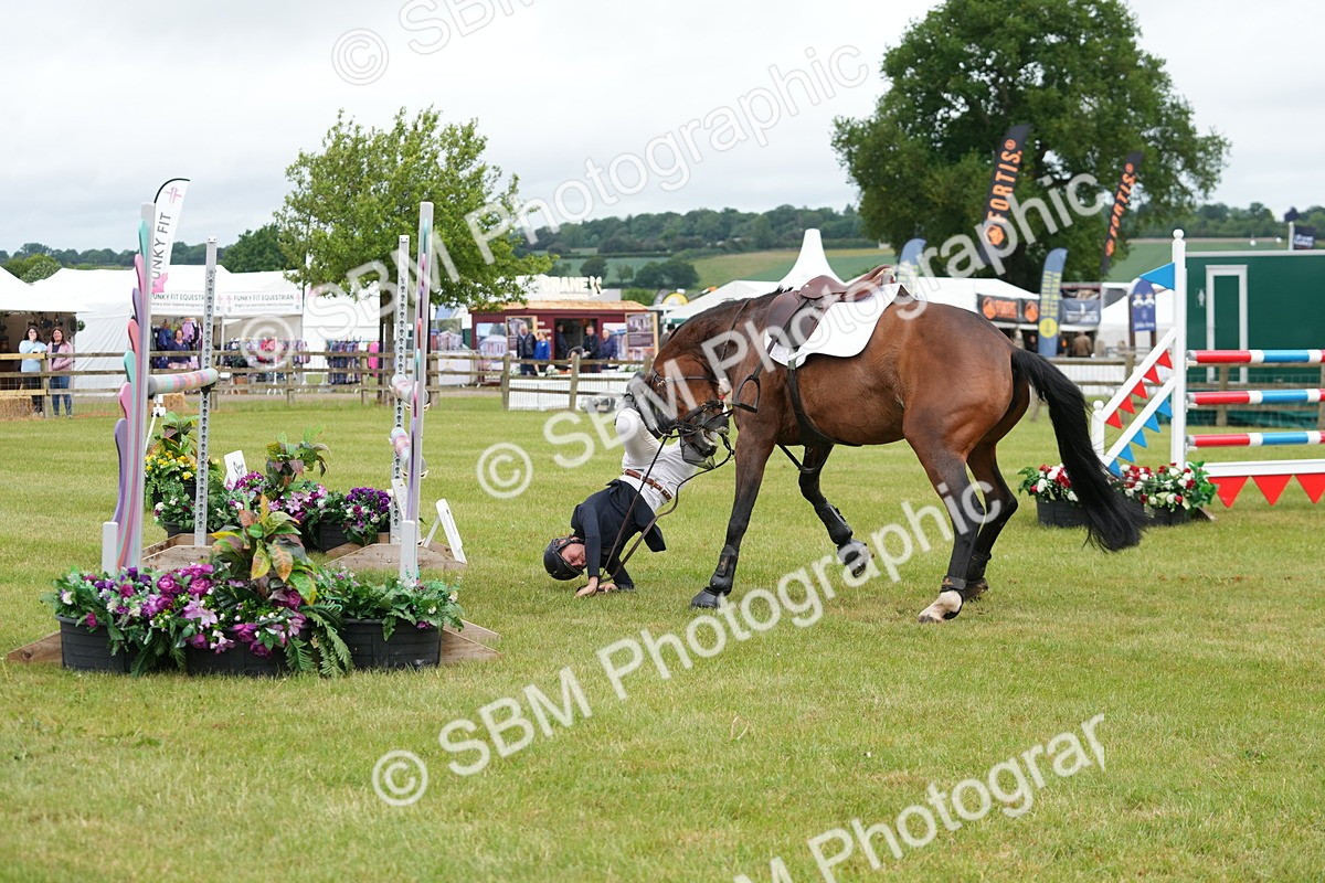 SBM_01972 - Class 200 - Martin Grant Homes Stakes 1.25m Open