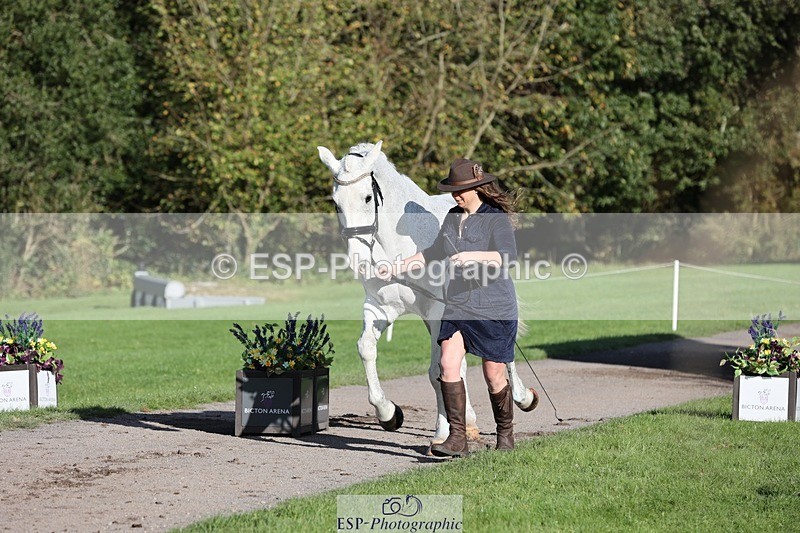 241027-095357-15567 - 321-Hannah.Underhill-DONBEG.GREY