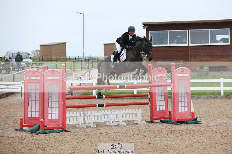 241101A-132918-02105 - FRI Cls 6 Foxhunter and 1.20m Open