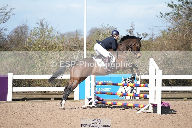 250329-101916-03592 - Cls 20 British Novice and 90cm