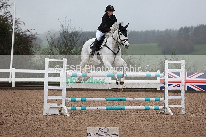 231112A-135228-04695 - Cls 20 Newcomers & 1.10m Open