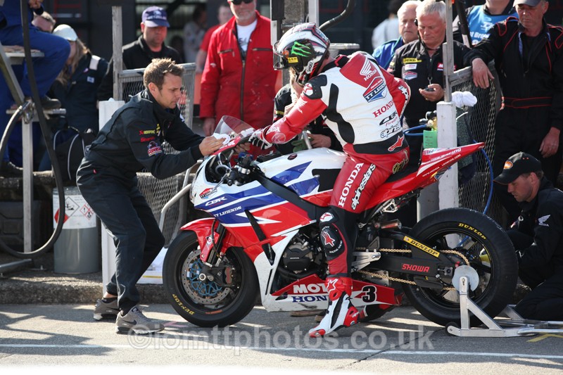 IMG_0899 - Senior TT - Start Line