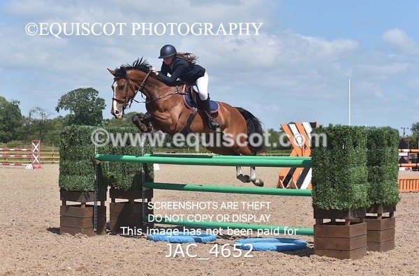 JAC_4652 - CLASS 7 Senior Foxhunter/ 1.20m Open