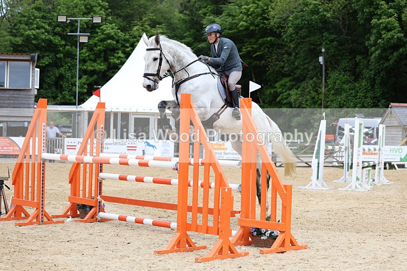 3E7A9494 - Class 8: Senior Newcomers/1.10m open