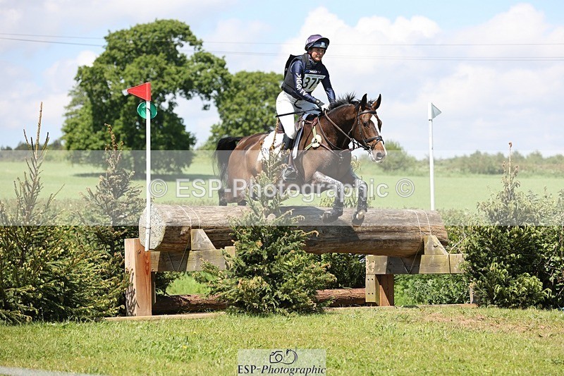 240525-122542-13331 - 375-DASSETT_ARTHALENT-Piggy_March