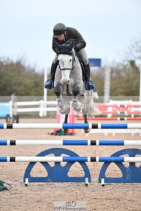 241206-135354-01019 - Cls 6 Foxhunter and 1.20m Open