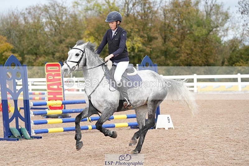 251026-120701-02325 - Cls 4 Pony Winter Novice + 80cm Open