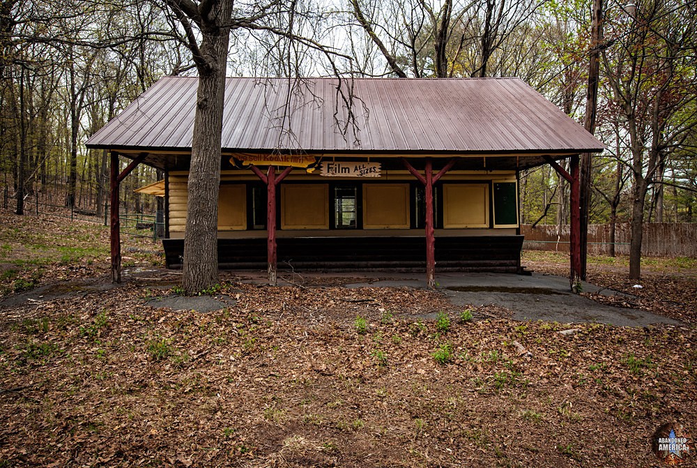Catskill Game Farm (Catskill, NY) | Kodak Souvenir Kiosk - Catskill Game Farm