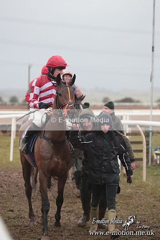 PtP 260125 1105 - Cocklebarrow Point-to-Point racing with the Heythrop Hunt 26/01/25