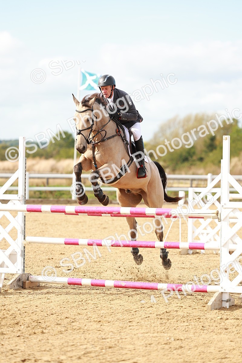 SBM_001848 - Class 4 - Senior Newcomers - 1.10m