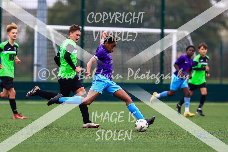 1DX30331 - 2025-10-12 FC Abbey Meads U14 Orange V Kingsdown Lions U14