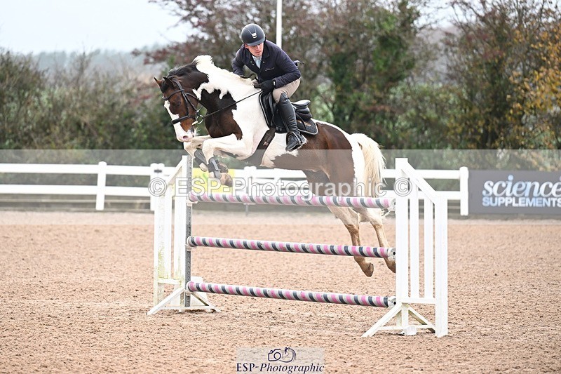 251105-142909-00886 - Cls 06 Fox & 1.20m