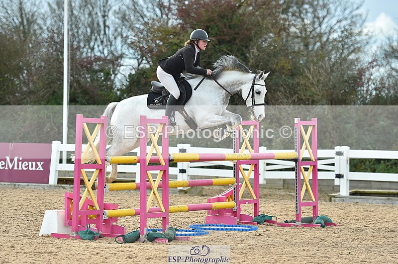 231111A-132322-02124 - Cls 12 Newcomers & 1.10m Open