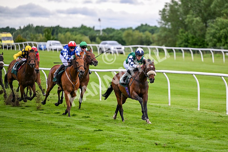 110626-Race 4-Winchurch-4875 - Race 4 19.52pm Download The Raceday Ready App Handicap