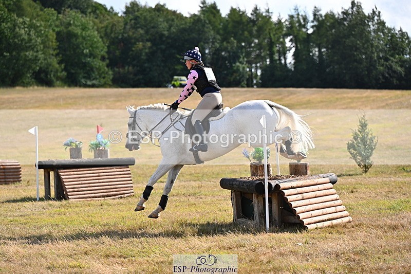 250803A-163019-16833 - Q-760-Sharon.Routley-KNOCKDOMNEY.SILVER.GAP