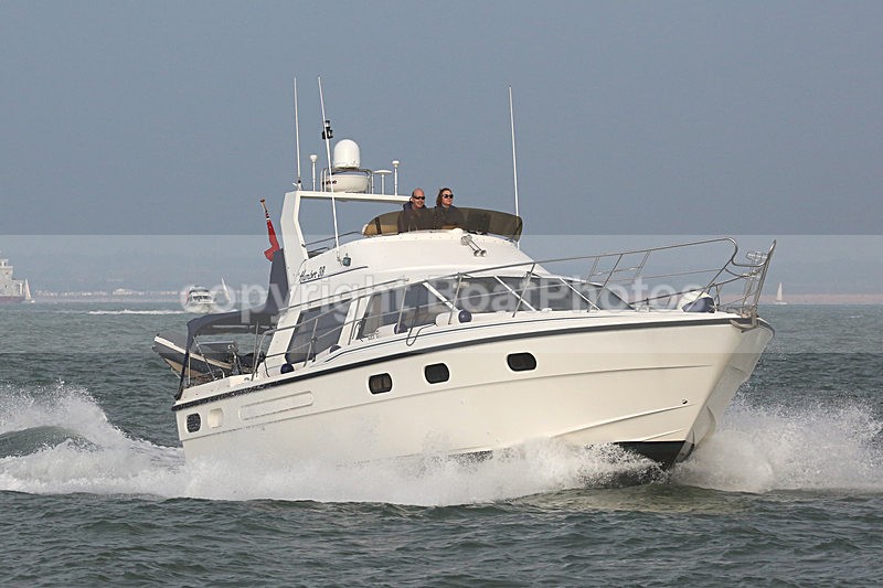 151031 SOLITAIRE - HUMBER 38 WT7A5621 - Flybridge Cruisers