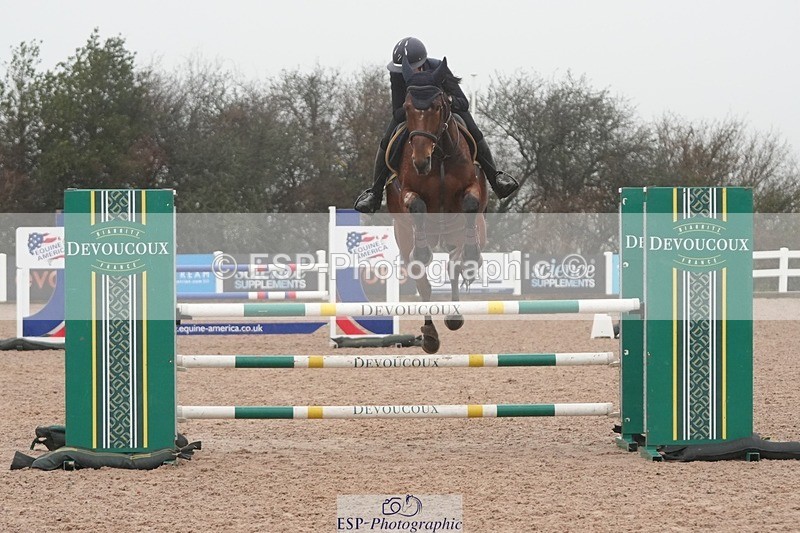 251207-121751-02028 - Cls 20 Snr Newcomers and 1.10m