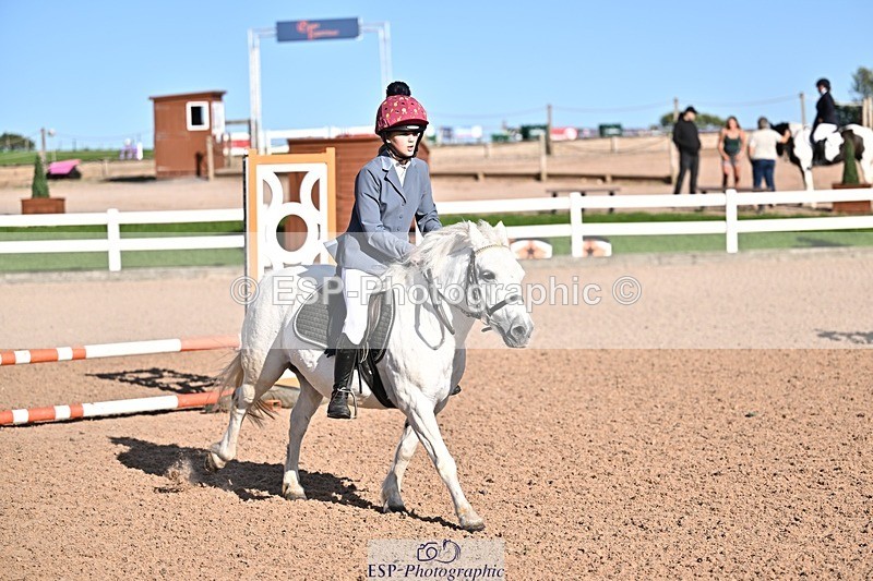 260915-164250-00084 - Clear Round and 60cm