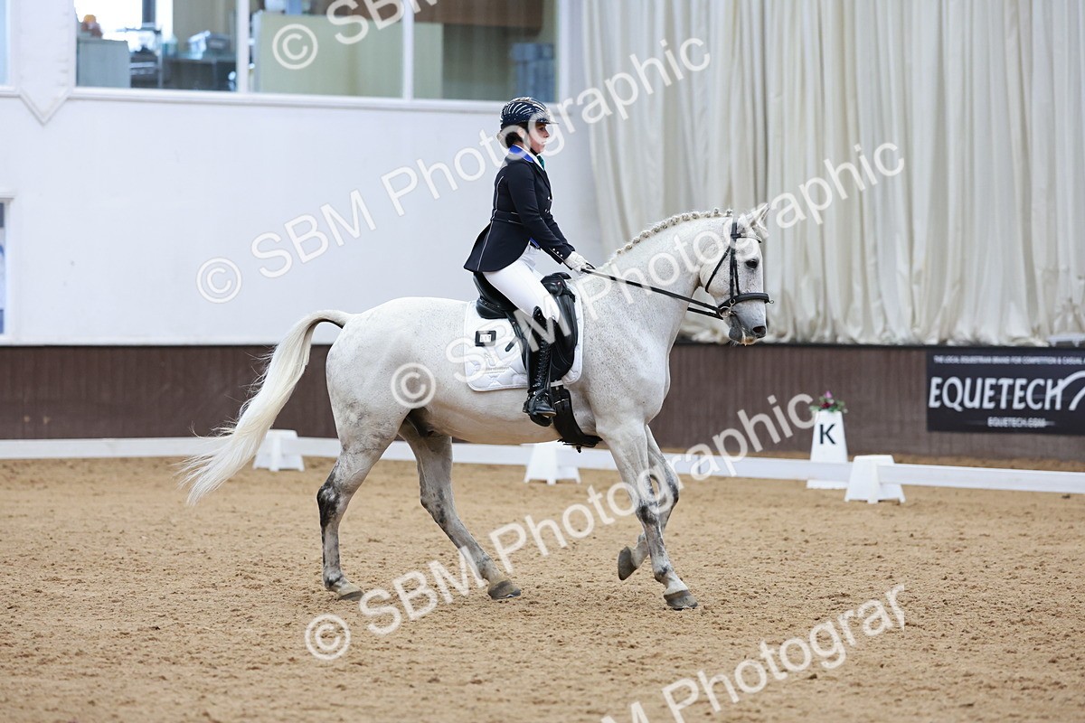 SBM_009901 - Class 6b - Novice 6 - 12.40-13.43