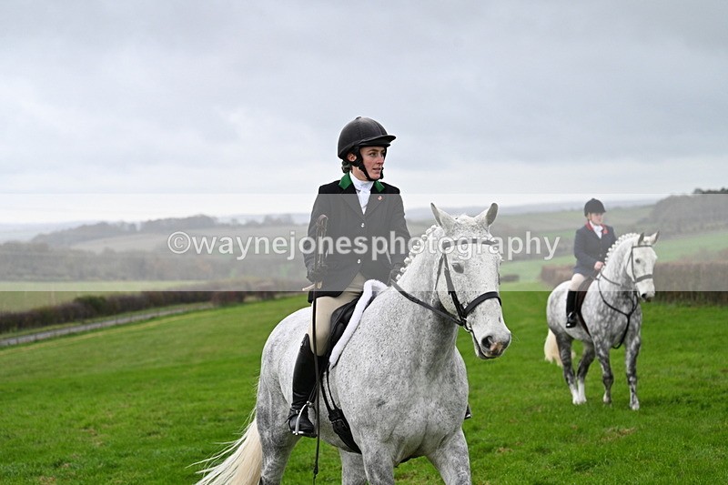 WJ7_8891 - Meet Staff & Hounds