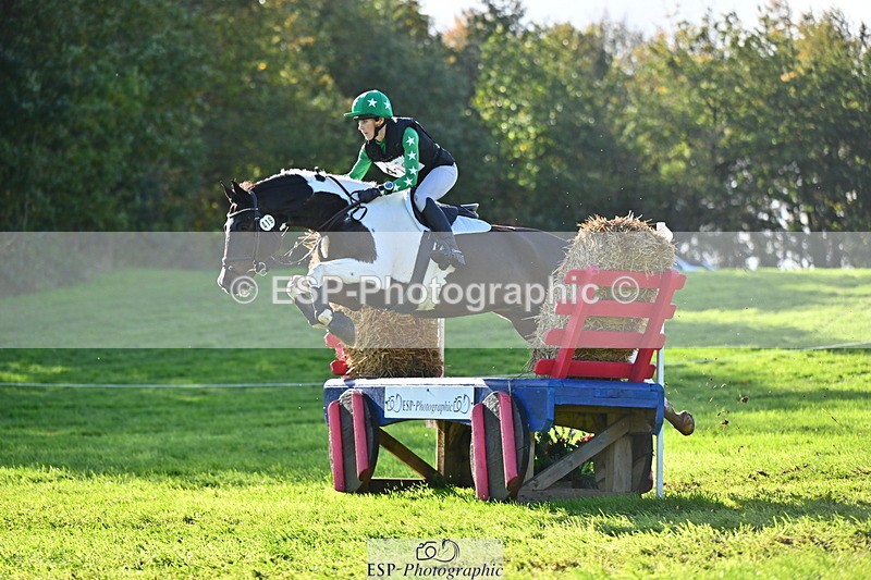 251025A-122101-19080 - F-419-Helen.du.Heaume