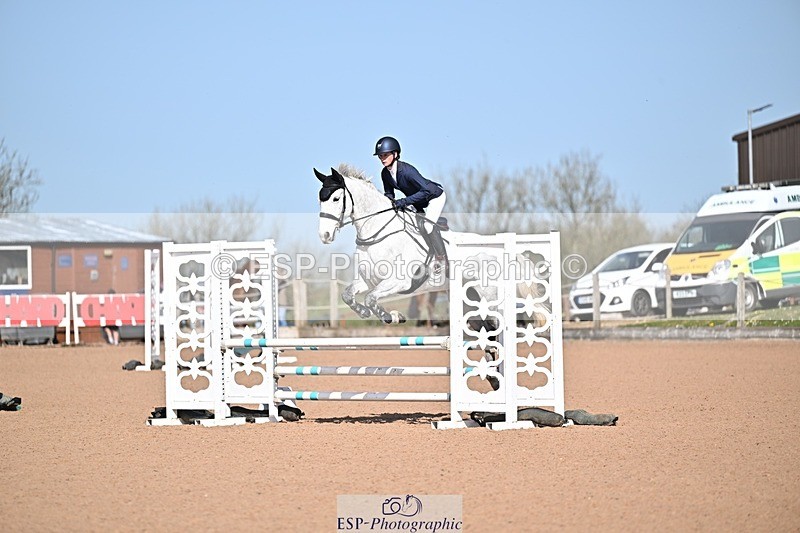 260408-105838-00282 - Cls 2 British Novice and 90cm