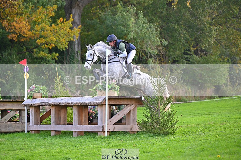 241025-130542-08374 - 107-Simon.Grieve-BEST.ESCAPADE