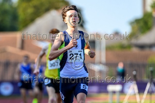 Age25SAT-927714 - Track Male