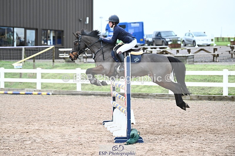 231118A-135941-03238 - Cls 9 Foxhunter & 1.10m Open