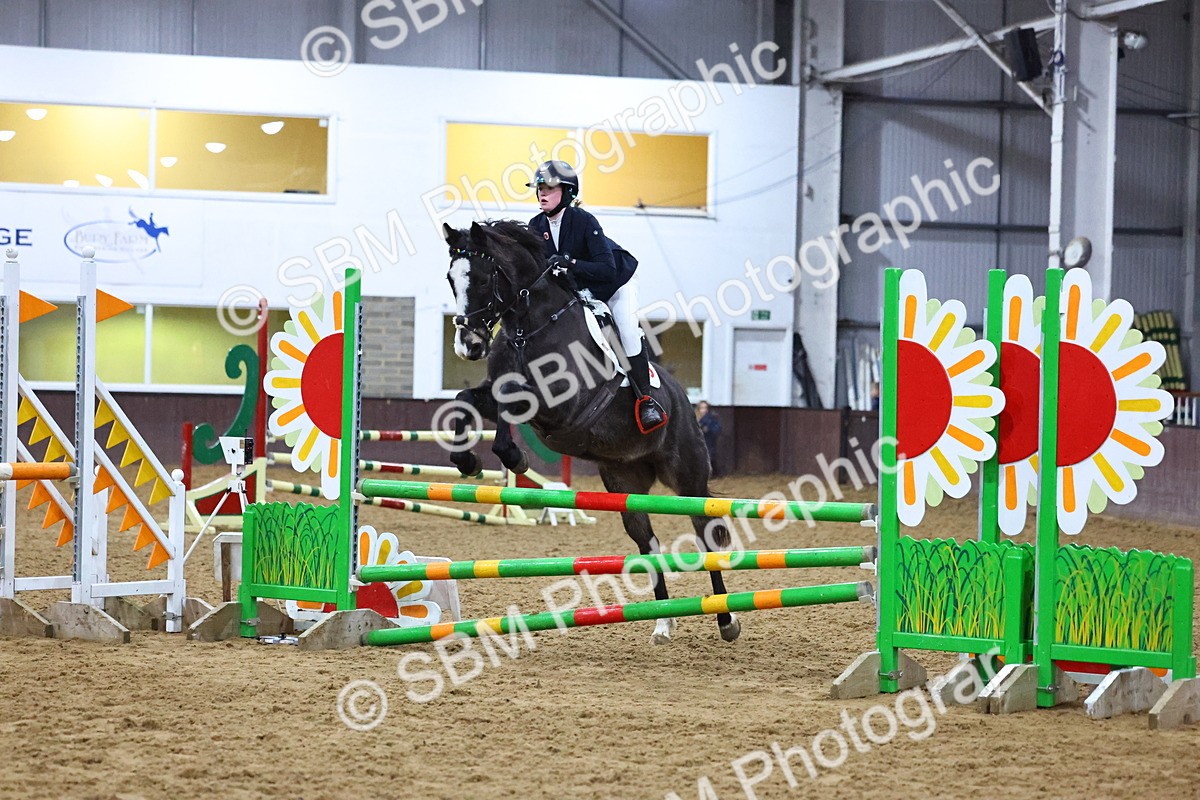 SBM_002836 - Class 6 - Holly & Ivy Stakes - 90cm