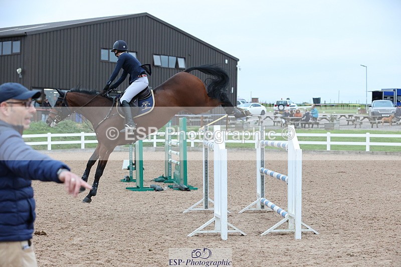 241101A-155446-03126 - FRI Cls 8 National 1.30m