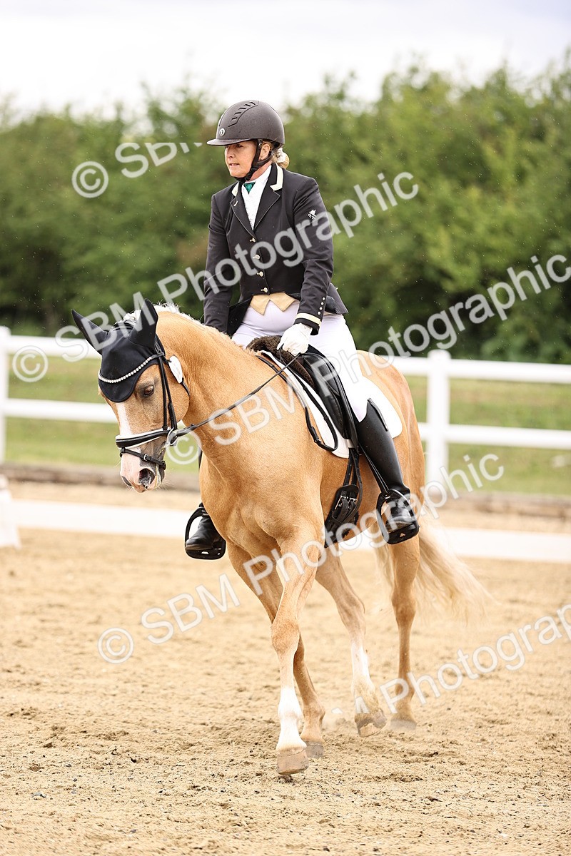 SBM_002104 - Class 2 - Novice 4 - 10.36-11.39