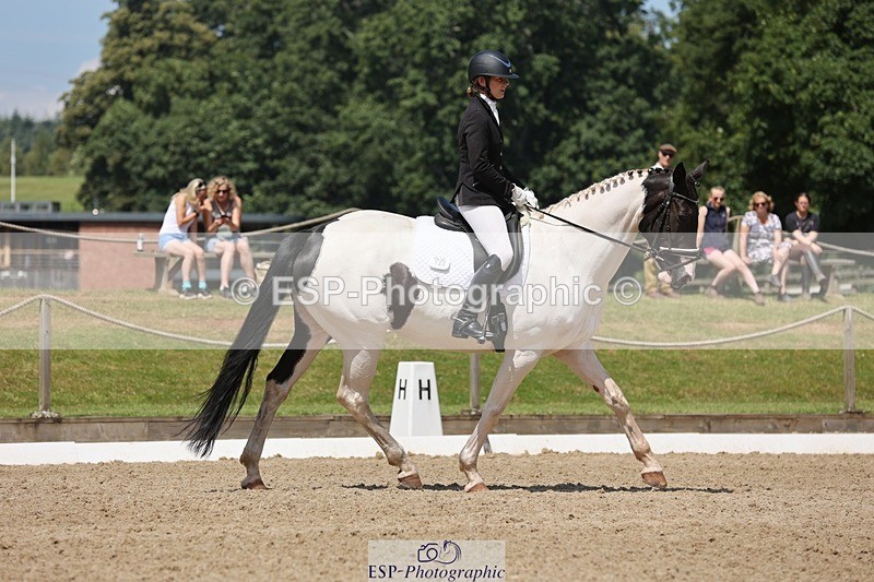 240719-121019-01605 - 123-Michelle_Wallis-Alvescot_Winning_Mood