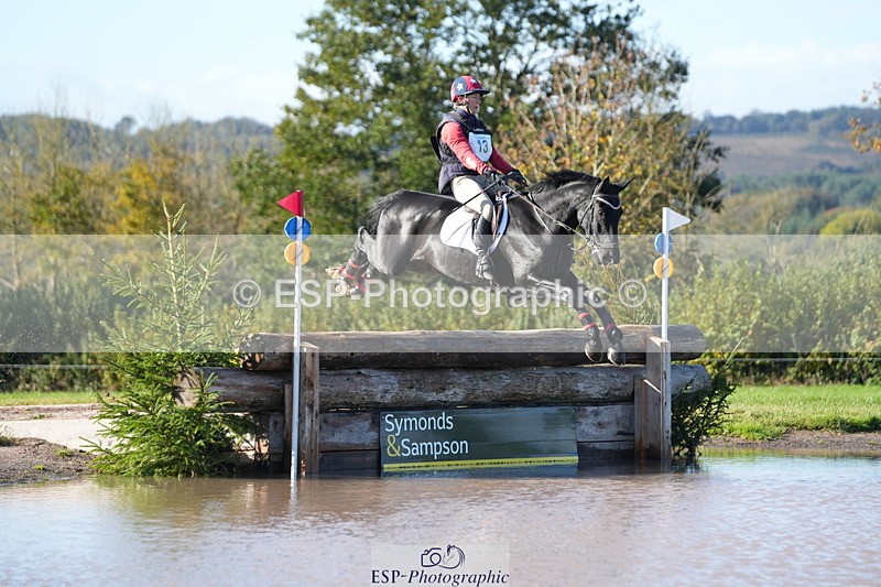 251024A-111056-07122 - A-013-Louisa.Lockwood