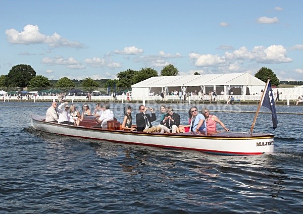 090703 MAJESTIC UMPIRE LAUNCH IMG_7632 - HENLEY REGATTA FRIDAY 3rd JULY 2009